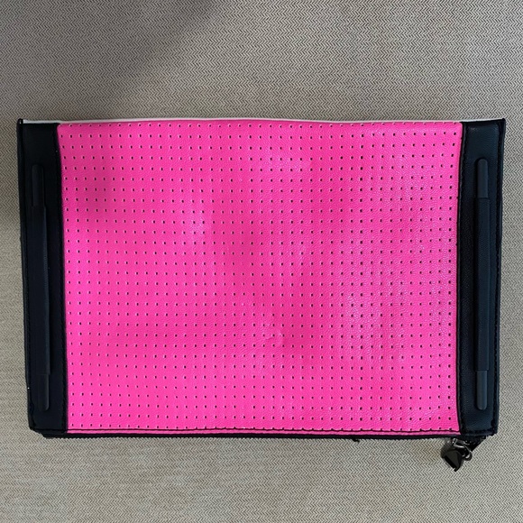 French Connect Electric Pink Clutch - Picture 5 of 6